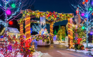 Stan Hywet_Deck the Hall_Gbread Land-1
